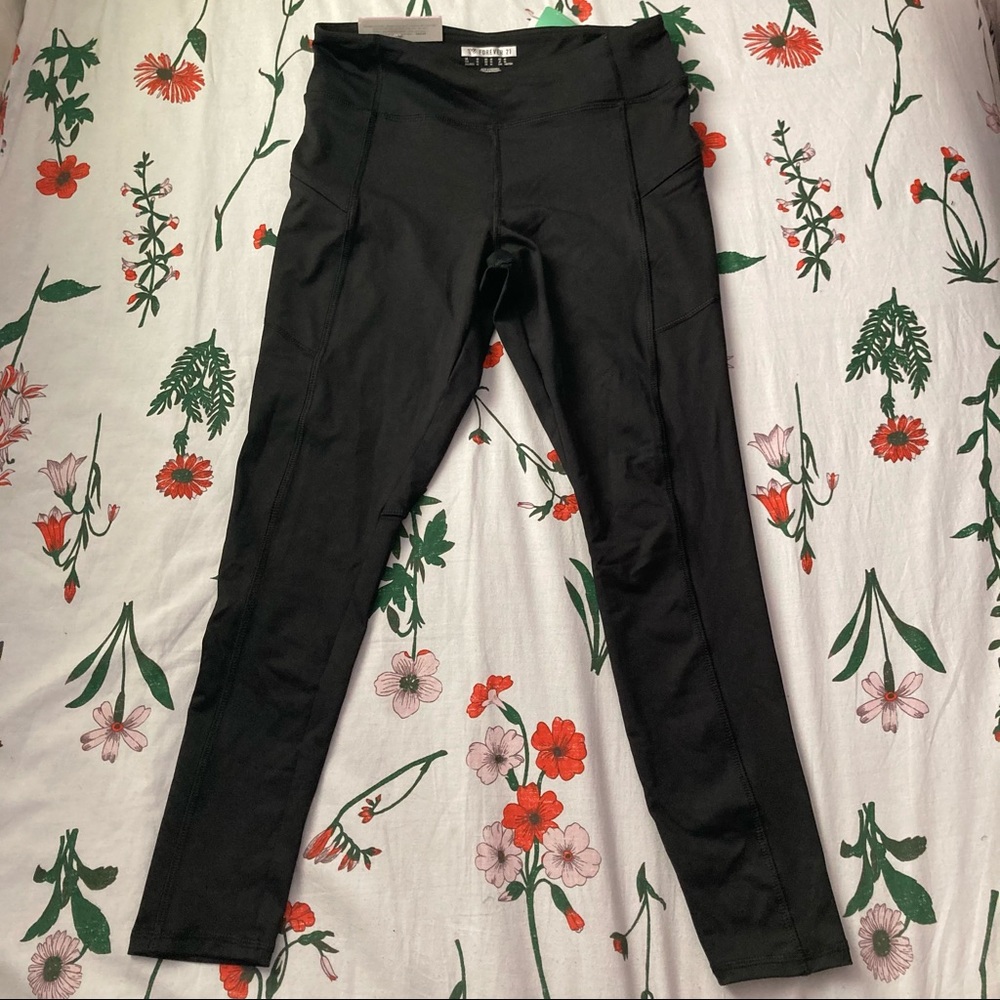 *Closet clear out LAST CHANCE* NWT Forever 21 High Rise Leggings With Pockets